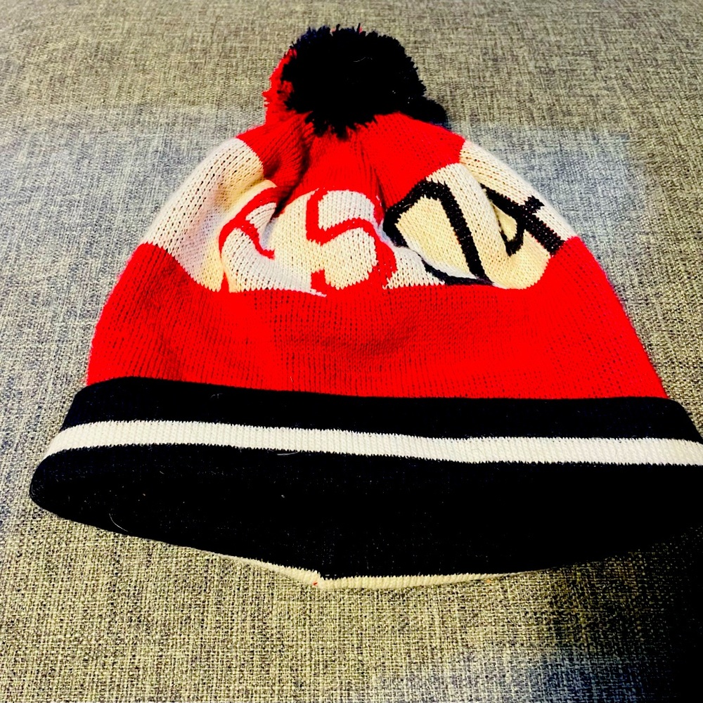 Fourstar beanie pom pom